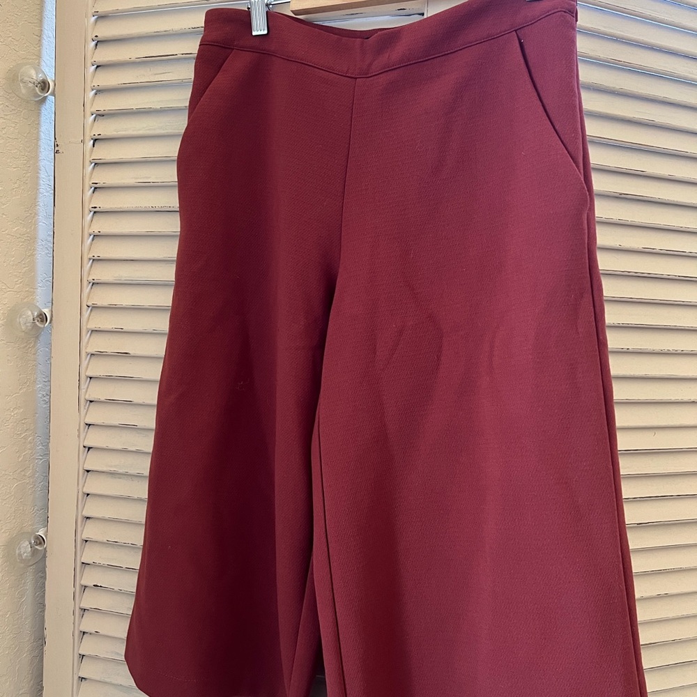 Women's Burgundy Shorts (below the knee style)